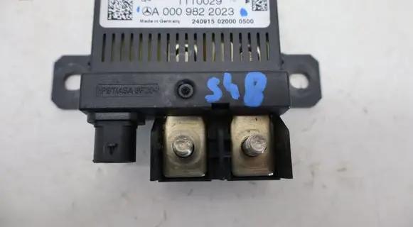 Mercedes-Benz E W212 Central body control module A0009822023