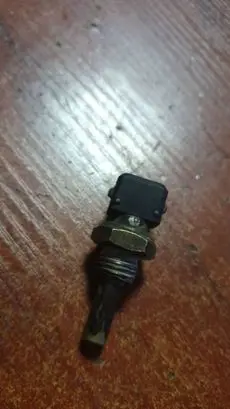 BMW 7 E38 Coolant temperature sensor 1710535