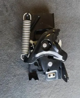 BMW 4 F32 F33 Engine bonnet/hood lock/catch 7242548 323416