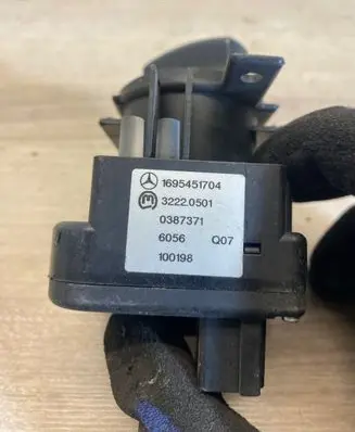 Mercedes-Benz B W245 Light switch 1695453004