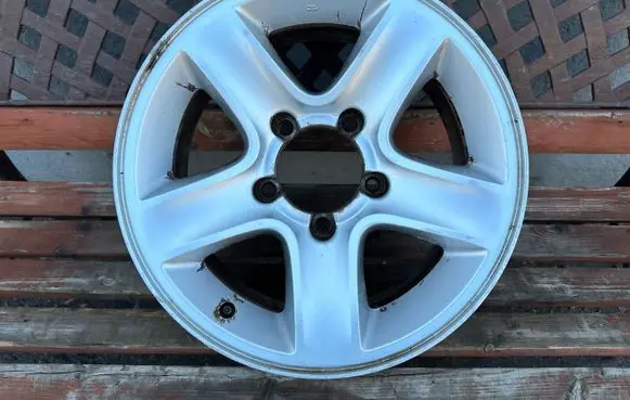 Suzuki Grand Vitara II R16 alloy rim 
