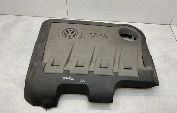 Volkswagen Touran II Engine cover (trim) 03L103925R