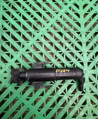 BMW 7 G11 G12 Headlight washer spray nozzle 7357353