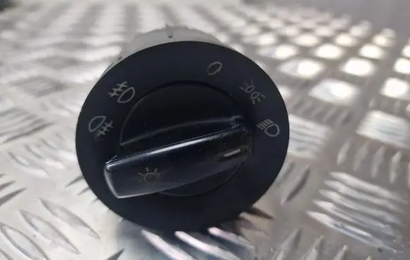Volkswagen Touran I Light switch