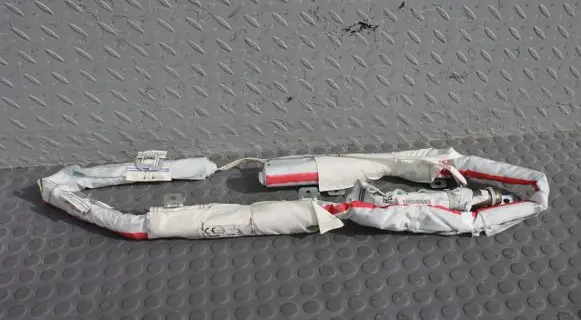 Nissan Pulsar Roof airbag