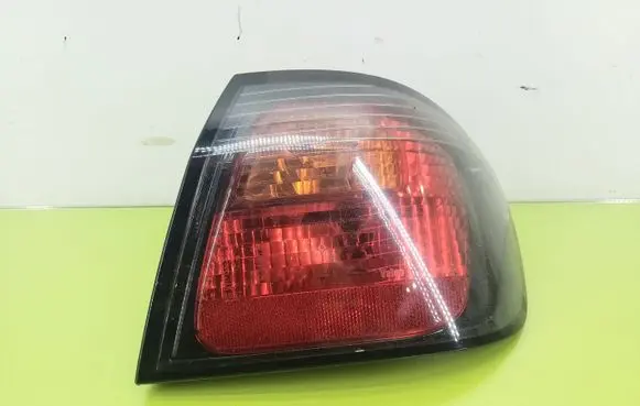 Nissan Primera Rear/tail lights 89026923
