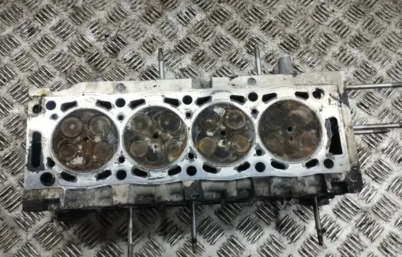 Ford C-MAX I Engine head 