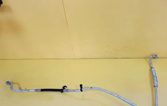 Ford Fiesta Air conditioning (A/C) pipe/hose 