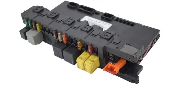 Mercedes-Benz E W211 Fuse box set 2095450901