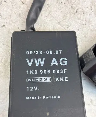 Skoda Octavia Mk2 (1Z) Fuel injection pump control unit/module 09380807 1K0906093F