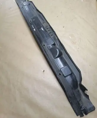 Ford Focus Wiper trim BM51A01628CC