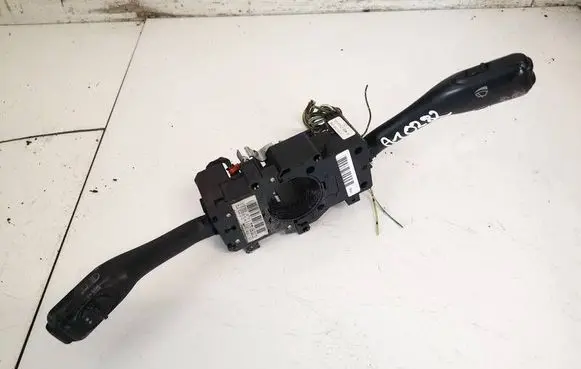 Audi A3 S3 8L Wiper turn signal indicator stalk/switch 8l0953513h