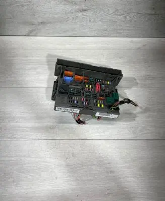 BMW 3 E90 E91 Fuse module 9119446 7925000004A 90405007