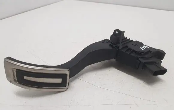 Volkswagen Golf VII Accelerator throttle pedal 5Q1723503H 6PV010621