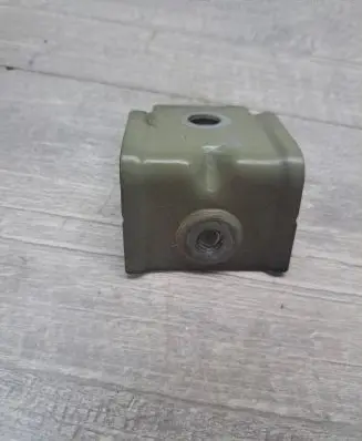 Fender mounting bracket