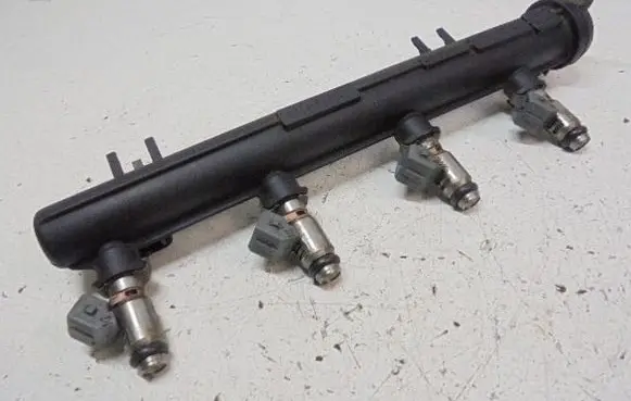 Renault Clio II Fuel injector IWP099