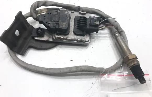 Volkswagen Caddy Lambda probe sensor 04L907805E