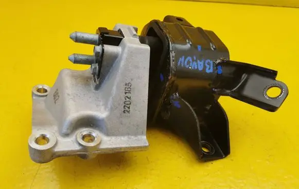 Hyundai Bayon Engine mounting bracket 2202185