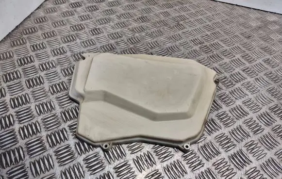 BMW 5 E39 Fuse box cover 1740707 12901740707