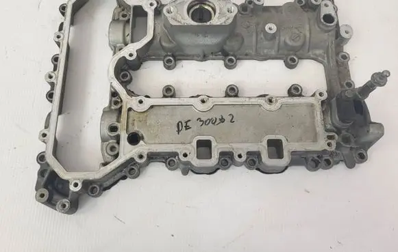Peugeot 3008 I Rocker cam cover 96753006110