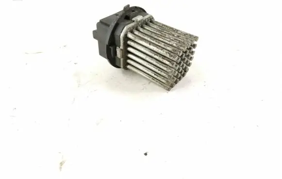 Mercedes-Benz GLK (X204) Heater blower fan relay 2048707710 A2048707710