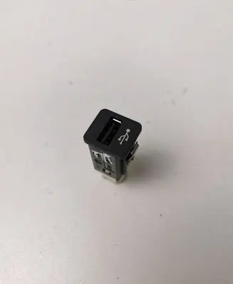 BMW 7 F01 F02 F03 F04 USB socket connector 61319167196 9167196
