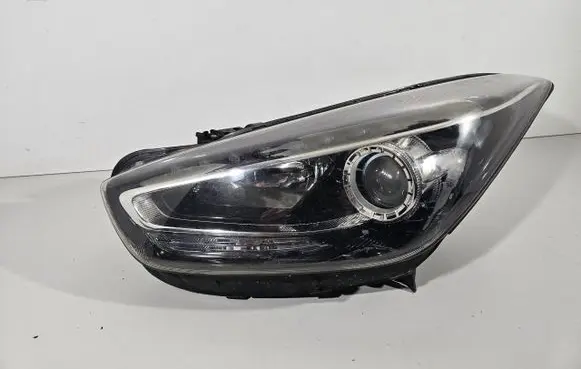 Hyundai i40 Headlight/headlamp 110814022024