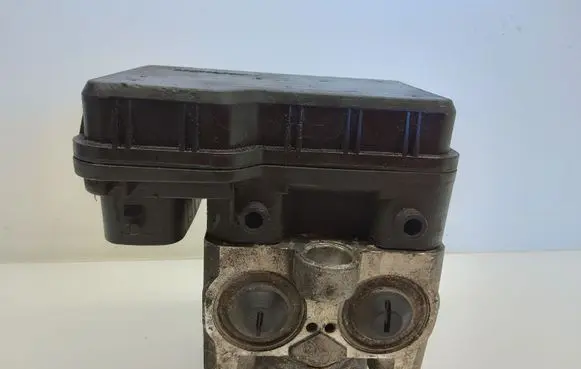 Toyota Avensis Verso ABS Pump 11F055685