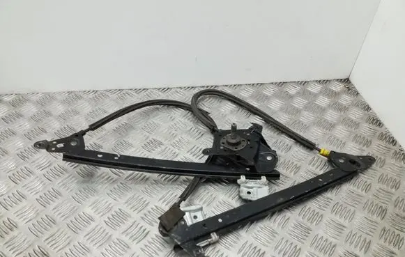 Rear window lifting mechanism without motor