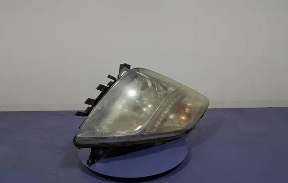 Toyota Prius (NHW20) Headlight/headlamp 