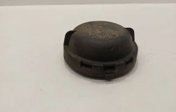 Volkswagen PASSAT B3 Headlight/headlamp dust cover 13472800
