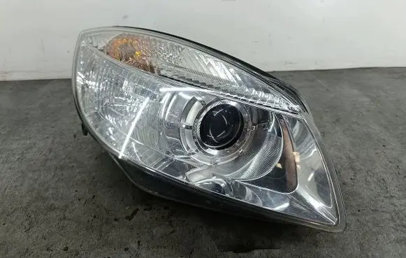 Skoda Fabia Mk2 (5J) Headlight/headlamp 1EL247025261HELLA