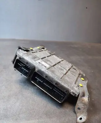Toyota Avensis T270 Engine control unit/module 89661-05N50