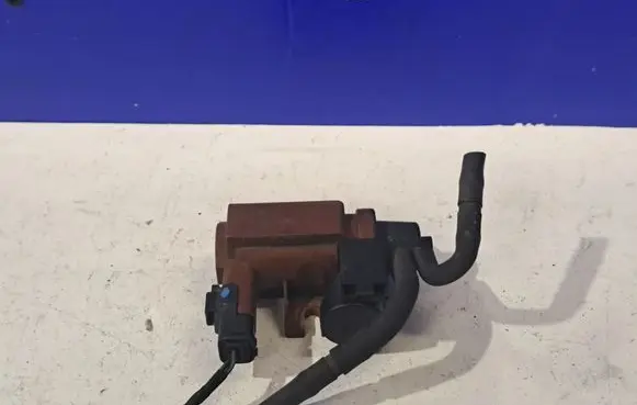 Volvo S40 Turbo solenoid valve 6G909E882CA