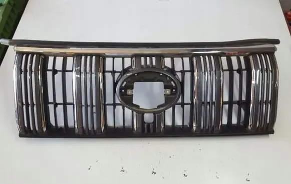 Toyota Land Cruiser (J150) Front bumper upper radiator grill