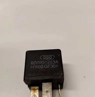 Skoda Octavia Mk2 (1Z) Other relay 8D0951253A