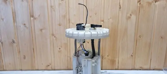 Toyota Prius (NHW20) In-tank fuel pump 7702047040 1019618991
