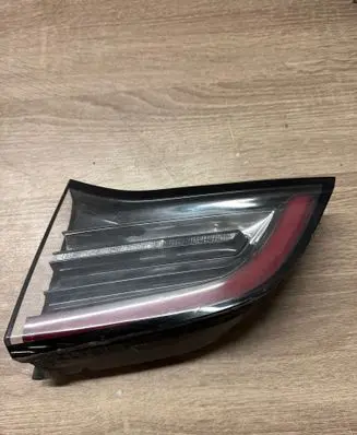 Tesla Model 3 Tailgate rear/tail lights 1077402 1077404