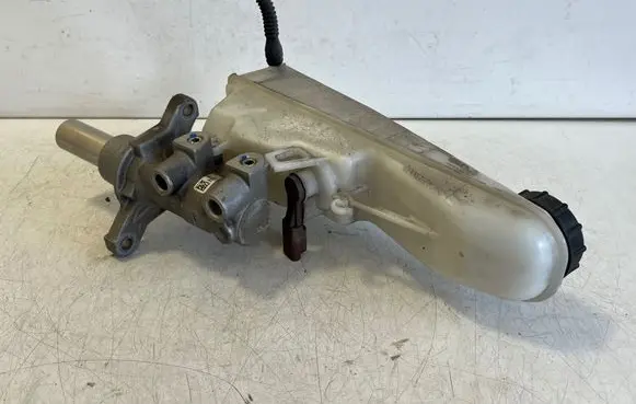 Opel Vivaro Master brake cylinder 9805232280