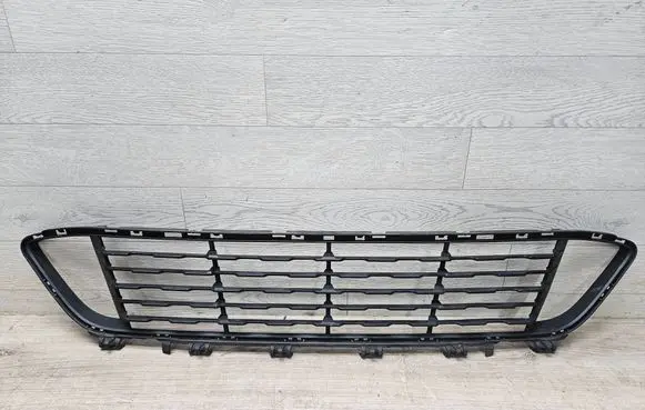 BMW X1 F48 F49 Front bumper lower grill 7354773