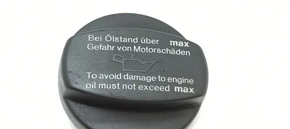 Mercedes-Benz E W211 Oil filler cap 1110180302