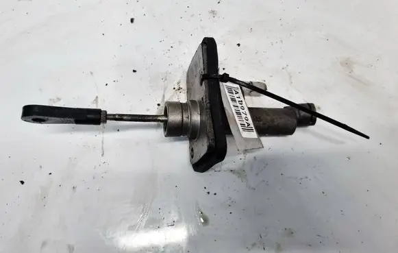 Hyundai i30 Clutch master cylinder 