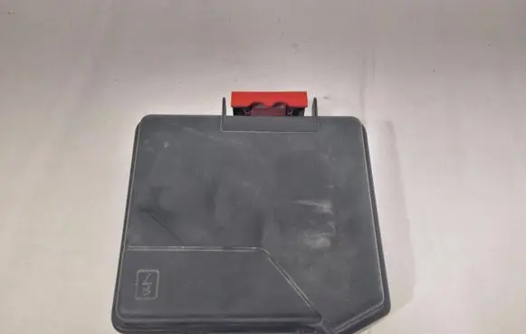 Renault Laguna III Fuse box cover 284C40001R 284040001R 319134128