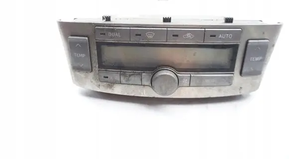 Toyota Avensis T250 Climate control unit