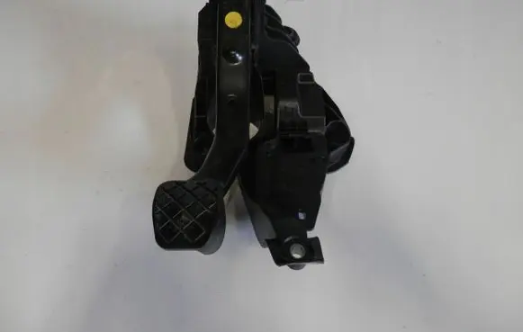 Seat Ibiza IV (6J,6P) Brake pedal 6C1721058D
