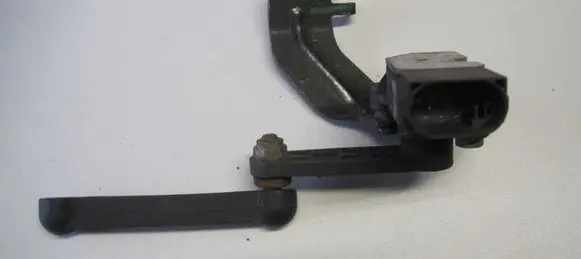 BMW X6 F16 Headlight/headlamp level sensor 6870200