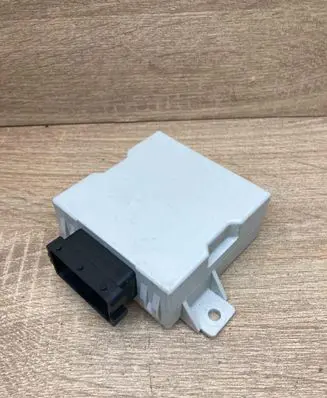 Toyota Avensis T250 Window wiper relay 150696