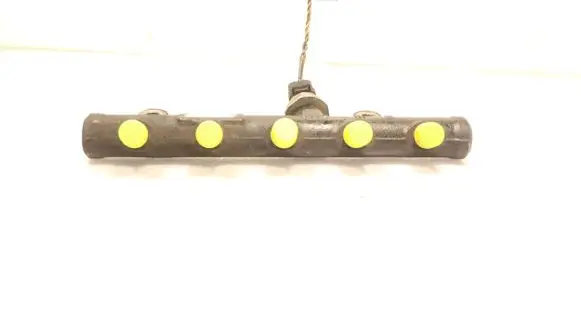 Volvo V50 Fuel main line pipe