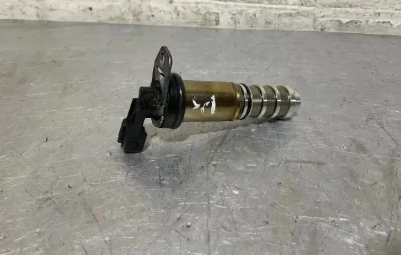 BMW X5 E70 Camshaft vanos timing valve 8605123 11368605123
