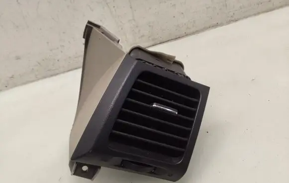 Mitsubishi Grandis Dashboard side air vent grill/cover trim GN71104670
